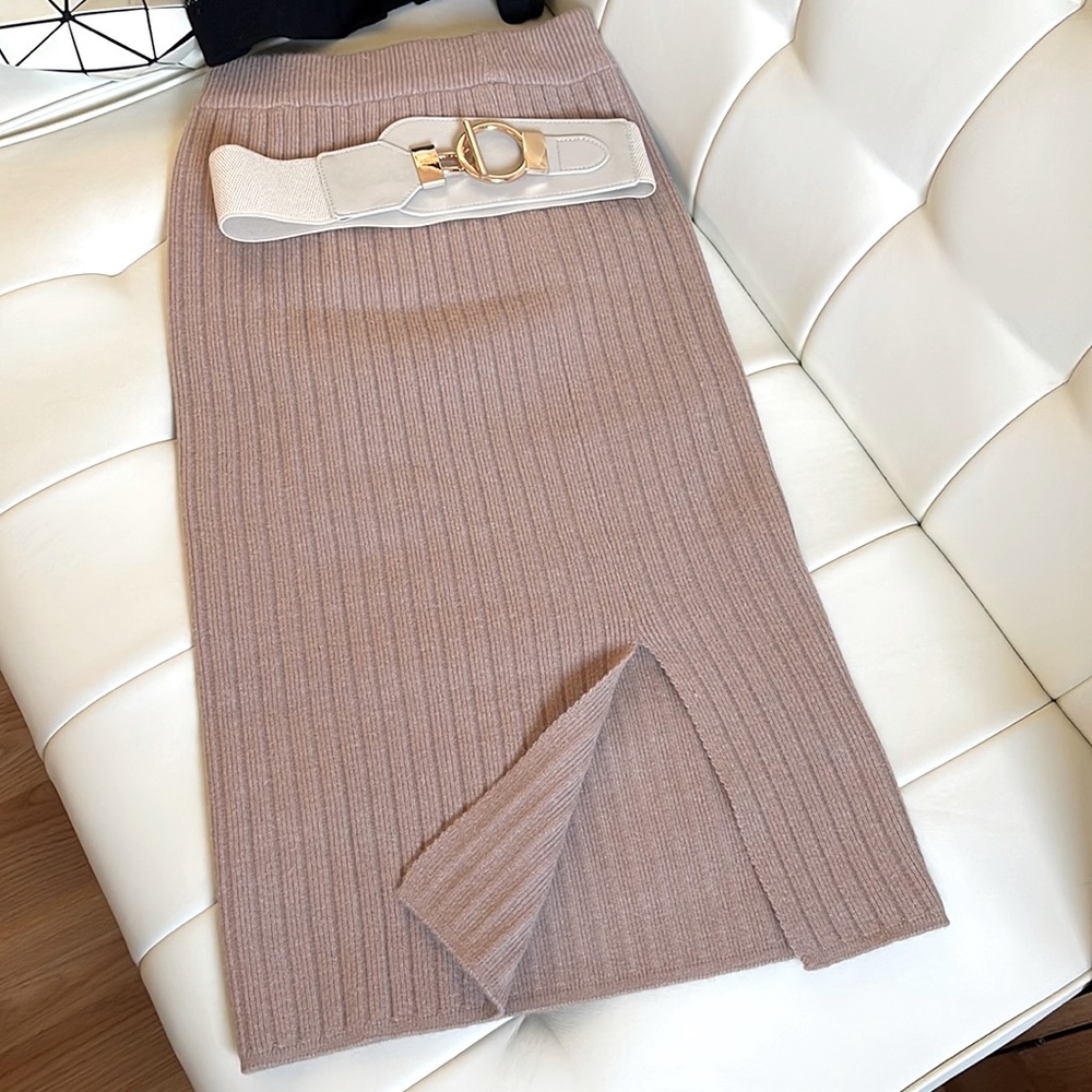 NWOT Ribbed Knit Long Pencil Skirt